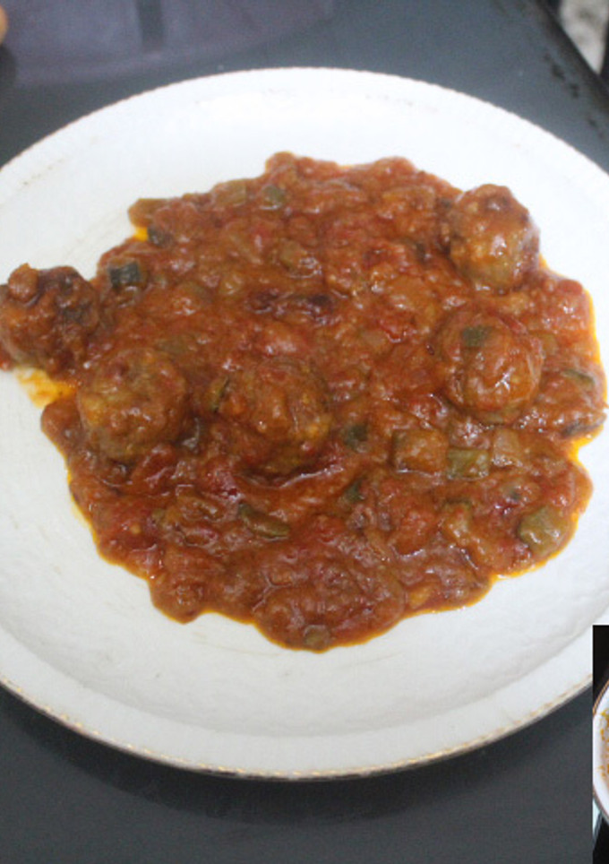 Una foto de Albondigas congeladas con tomate