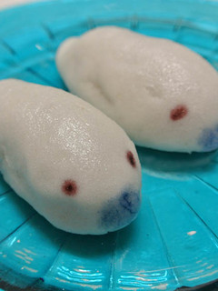 A picture of Baby harbor seal -Jouyo Manju (Wagashi).
