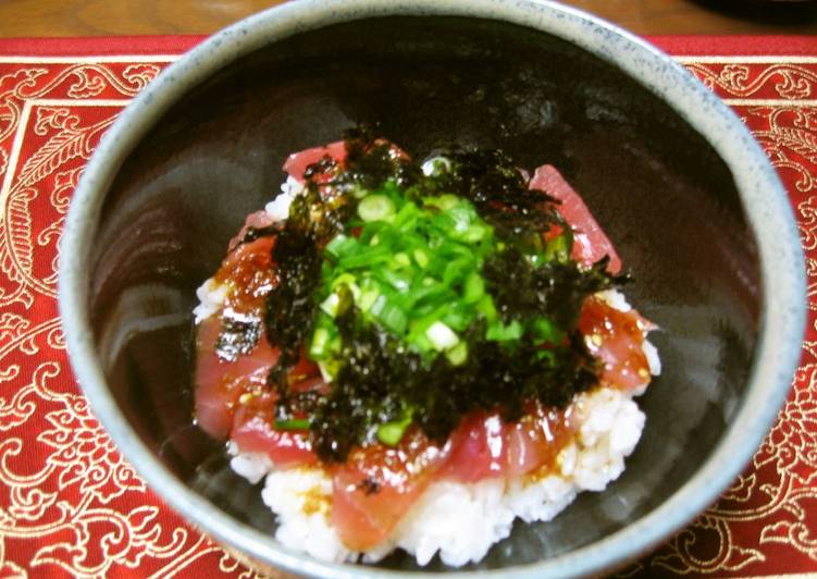 Recipe of Super Quick Homemade Yukhoe (Yukke) Rice Bowl With Tuna