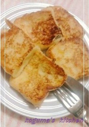 A picture of Jam-stuffed French Toast.