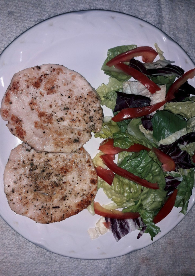 Una foto de Medallones de pollo bien sazonado