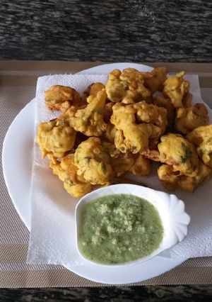 A picture of Cauliflower Bhajiya#foodphotography Challenge.