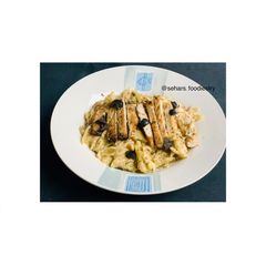 A picture of Chicken Alfredo Pasta.