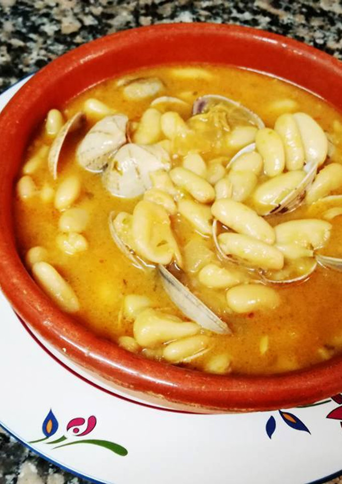 Una foto de Fabas con almejas (Alubia asturianas)