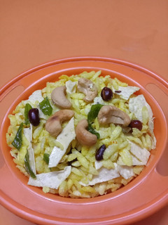પાપડ પૌંઆ ચેવડો (Papad Paua Chevdo Recipe In Gujarati) રેસીપી મુખ્ય ફોટો