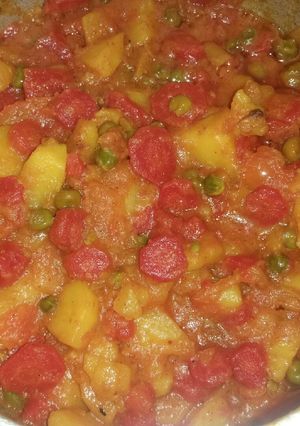 A picture of Aloo gajar matar veg.
