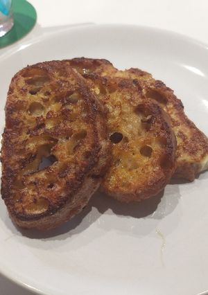A picture of French toast.