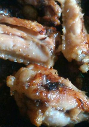 Una foto de Alitas de pollo cítricas