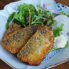 A picture of Crispy Japanese Deep-fried horse mackerel (Aji Fry).