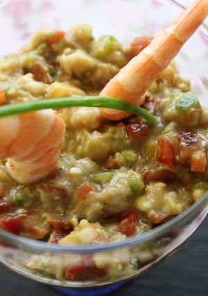 Una foto de Salpicón de gambones con vinagreta de frambuesas