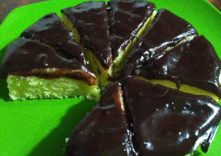 Cara Gampang Membuat Durian Cake with Chocolate Sauce (Bolu Durian), Enak Banget