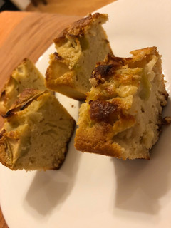 Una foto de Budín de manzana 🍏