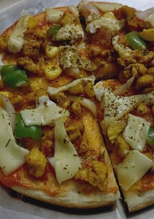 A picture of Chicken Pizza.