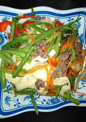 Hình của món Rau củ ngũ sắc xào thịt bò.