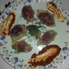 A picture of Beetroot and carrot momos.