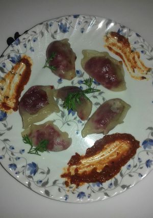A picture of Beetroot and carrot momos.