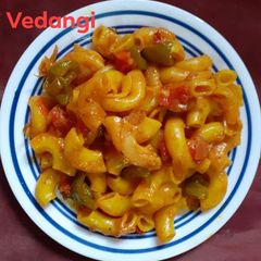 A picture of Macaroni.