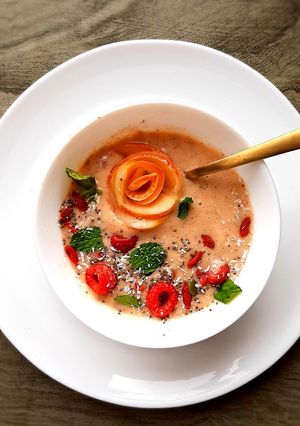A picture of Raspberry coconut mint smoothie.
