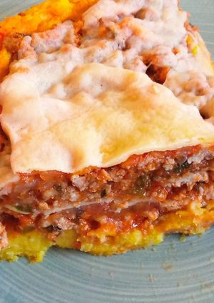 Una foto de Tarta de papas y calabaza con carne