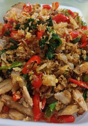 Foto resep Suwir suwir pindang tongkol daun kemangi