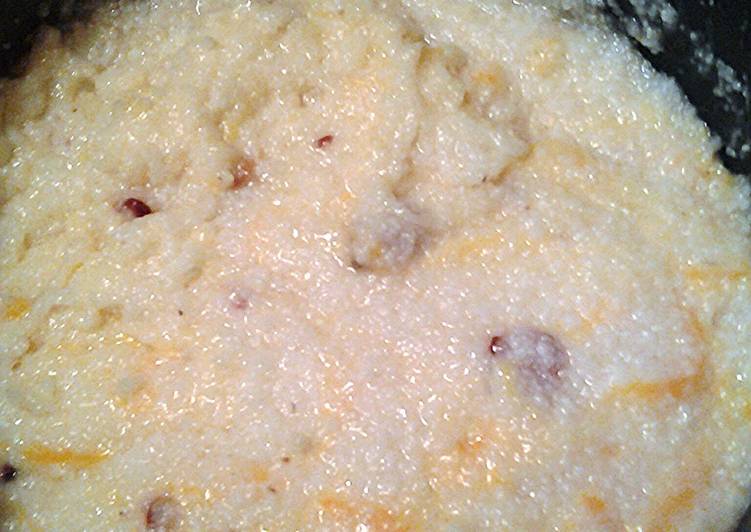 Recipe of Award-winning chessy grits with bacon