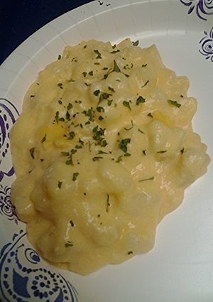 A picture of Creamy cheesy potatoes.