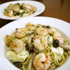 Genovese with Shrimp and Mozzarella Cheese A picture of Genovese with Shrimp and Mozzarella Cheese.