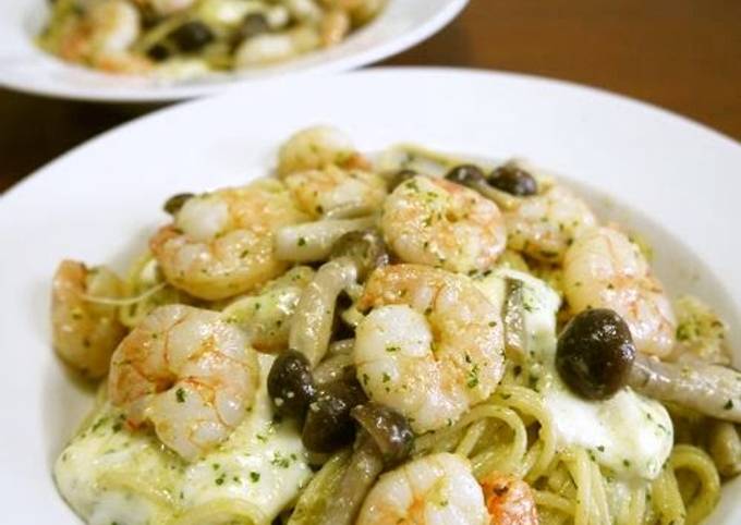Simple Way to Make Homemade Genovese with Shrimp and Mozzarella Cheese