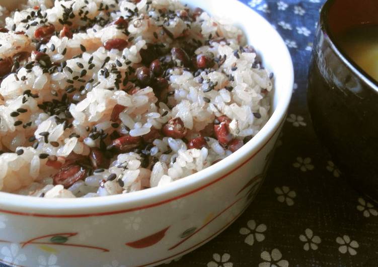 Recipe of Quick Adzuki Beans and Rice Steamed in a Rice Cooker