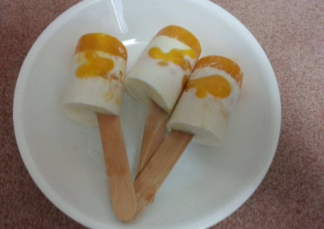 Mango coconut popsicle