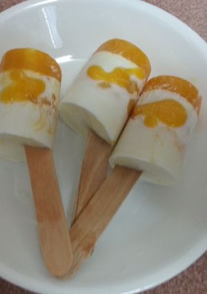 A picture of Mango coconut popsicle.