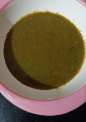 A picture of Green corinder tamarind chutney.