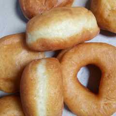 A picture of Donat Empuk.