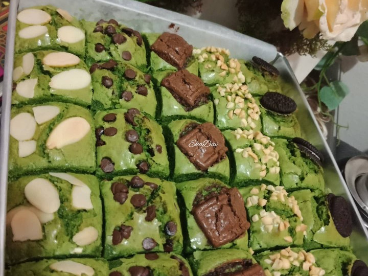 Ternyata begini lho! Bagaimana cara bikin Brownies Sekat Green Tea yang enak