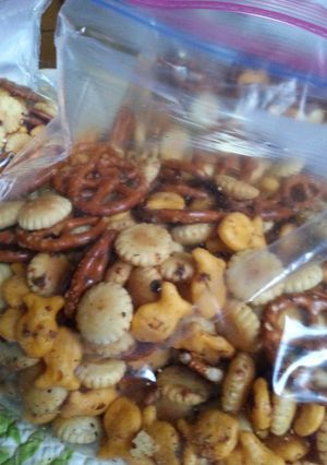 A picture of ZESTY SNACK MIX.