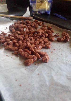 A picture of Banging candied almonds.