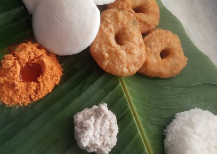 7 Easy Ways To Make South Indian platter - meduvada