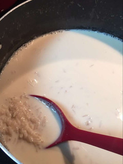 Una foto de Arroz con leche y canela cremosito