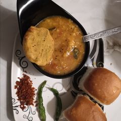 A picture of Vada pav sambhar.