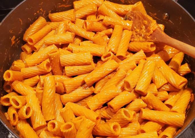 Recipe of Award-winning Creamy Tomato Pasta