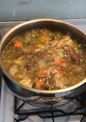 Una foto de Sopa de carne con verduras