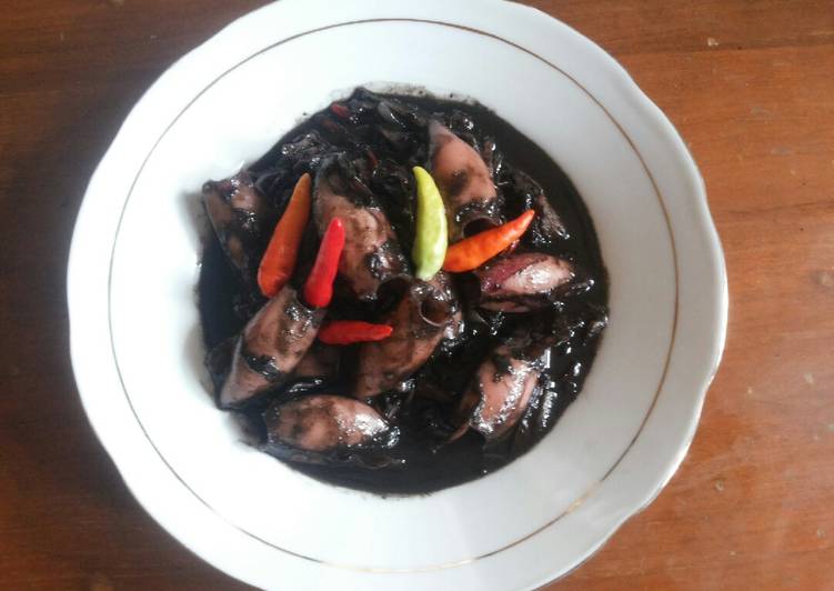 Cumi masak hitam