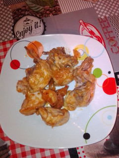 Una foto de Pollo frito con ajos
