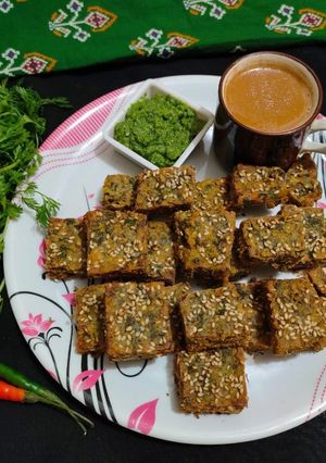 કોથંબીર વડી (મહારાષ્ટ્રીયન) (Kothimbir Vadi Recipe In Gujarati) રેસીપી મુખ્ય ફોટો