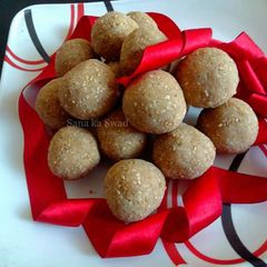 A picture of #Jaggery TIL COCONUT LADDU.