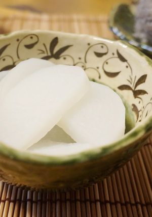 A picture of Parboil Daikon in the Microwave.