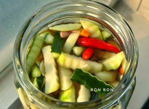 Hình của món Dưa góp su hào, cà rốt, dưa chuột - món ăn kèm giòn ngon.