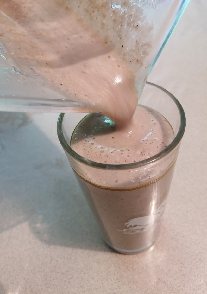 Una foto de Licuado de kiwi 🥝 y manzana 🍏