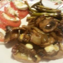 A picture of Steak Crustini.