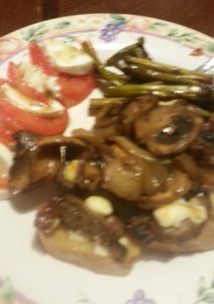 A picture of Steak Crustini.